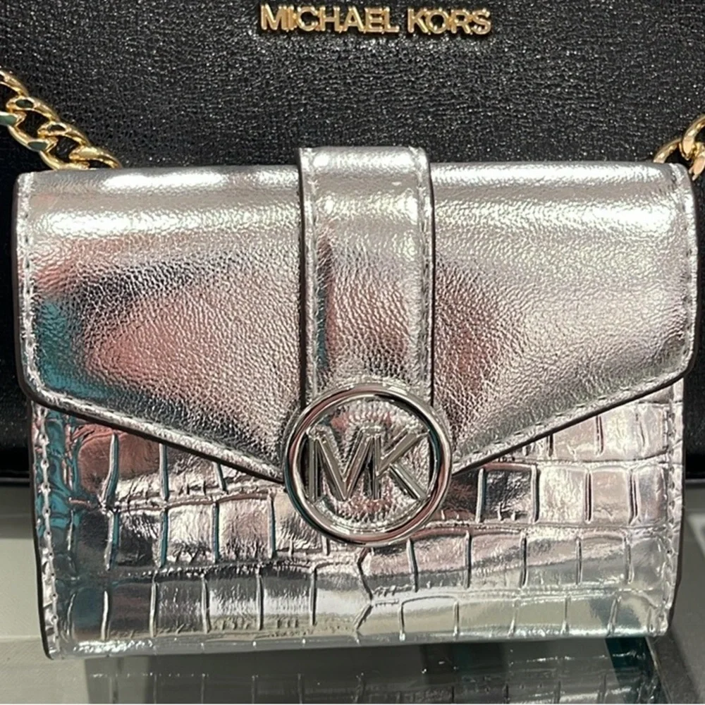 MICHAEL KORS CARMEN MEDIUM LOGO AND FAUX LEATHER WALLET SILVER NWT